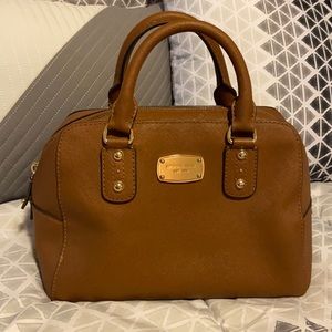 Michael kors crossbody bag